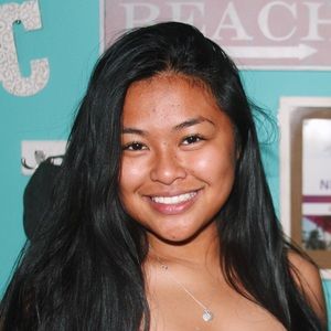 Meet your Posher, Cayla